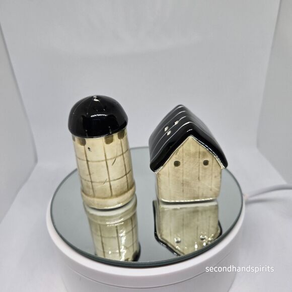 Barn and Silo Salt & Pepper Shaker Set Ceramic MISSING STOPPER - Picture 2 of 3